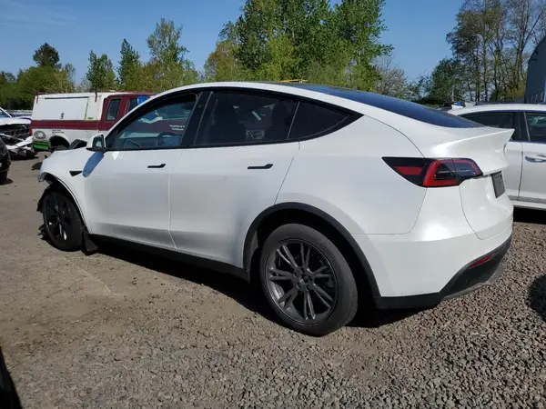 7SAYGDEE3SF259602 2025 TESLA MODEL Y - Image 2