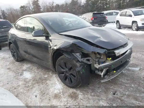 7SAYGDEE3SF293331 2025 TESLA MODEL Y - Image 1