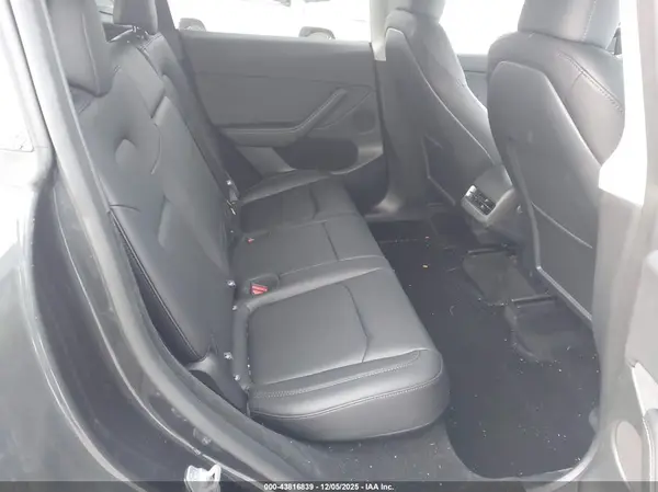7SAYGDEE3SF293331 2025 TESLA MODEL Y - Image 8