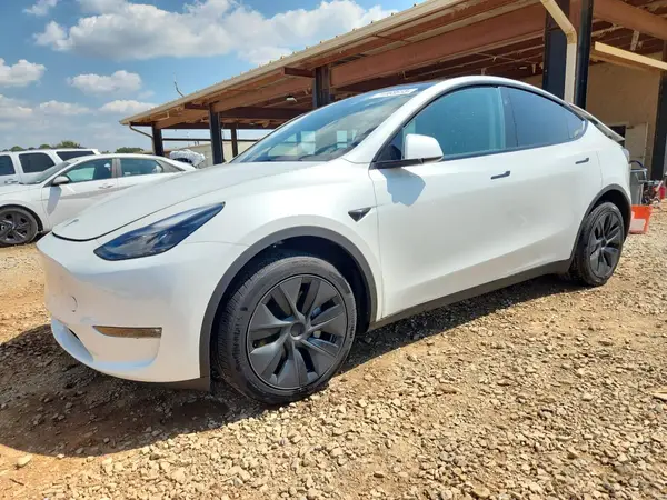 7SAYGDEE3SF295788 2025 TESLA MODEL Y - Image 1