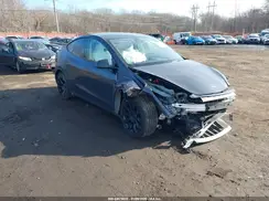 7SAYGDEE3SF297119 2025 TESLA MODEL Y