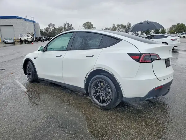 7SAYGDEE3SF307292 2025 TESLA MODEL Y - Image 2