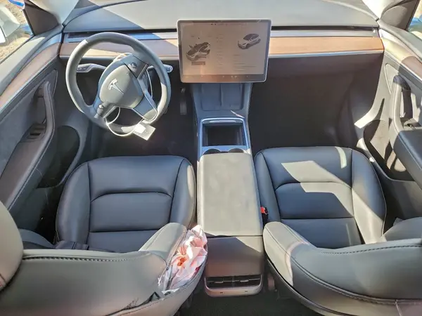 7SAYGDEE3SF308510 2025 TESLA MODEL Y - Image 8