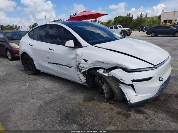 7SAYGDEE3TA386588 2026 TESLA MODEL Y - Image 1