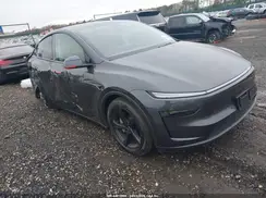 7SAYGDEE3TA386686 2026 TESLA MODEL Y