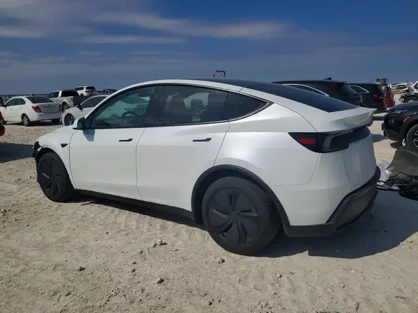 7SAYGDEE3TA388986 2026 TESLA MODEL Y - Image 2