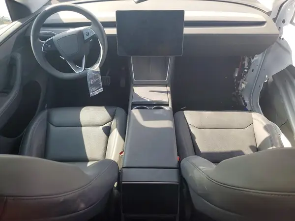 7SAYGDEE3TA388986 2026 TESLA MODEL Y - Image 8