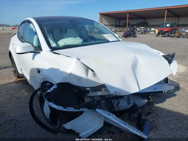7SAYGDEE3TA391421 2026 TESLA MODEL Y - Image 1