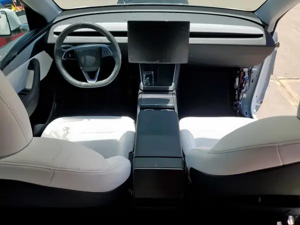 7SAYGDEE3TA395047 2026 TESLA MODEL Y - Image 8
