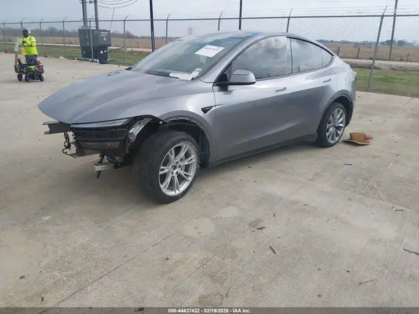 7SAYGDEE3TA396568 2026 TESLA MODEL Y - Image 2