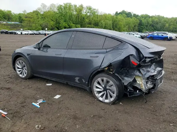 7SAYGDEE3TA405494 2026 TESLA MODEL Y - Image 2