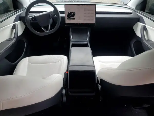 7SAYGDEE3TA405494 2026 TESLA MODEL Y - Image 8