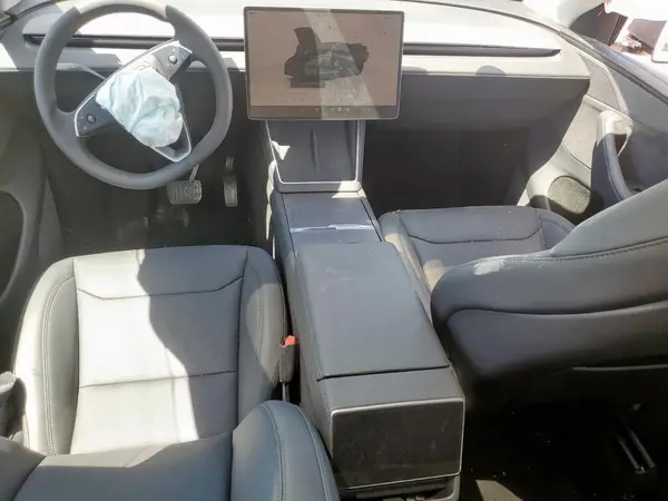 7SAYGDEE3TA409125 2026 TESLA MODEL Y - Image 8