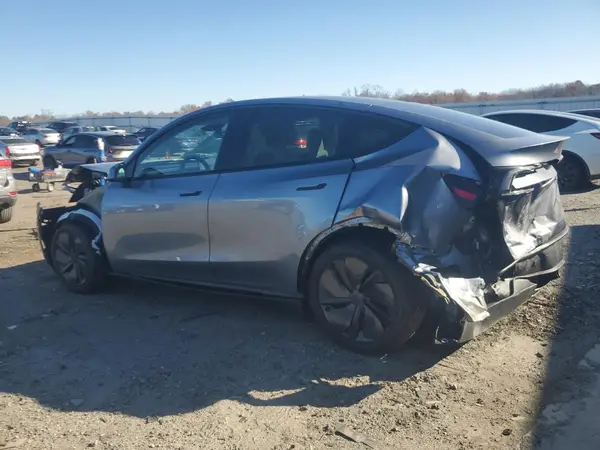 7SAYGDEE3TA409366 2026 TESLA MODEL Y - Image 2