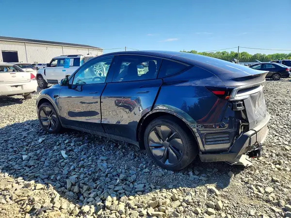 7SAYGDEE3TA411036 2026 TESLA MODEL Y - Image 2