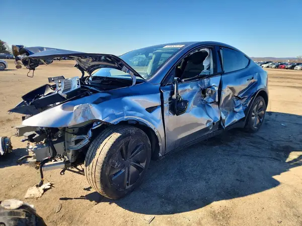 7SAYGDEE3TA411571 2026 TESLA MODEL Y - Image 1
