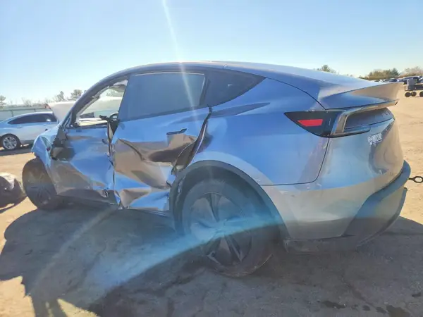 7SAYGDEE3TA411571 2026 TESLA MODEL Y - Image 2