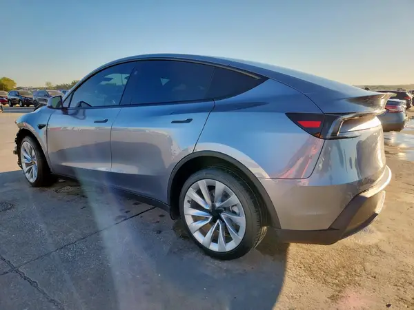 7SAYGDEE3TA413241 2026 TESLA MODEL Y - Image 2