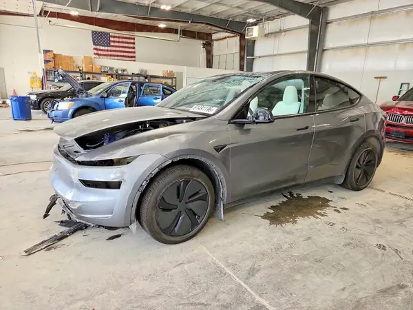 7SAYGDEE3TA429648 2026 TESLA MODEL Y - Image 1