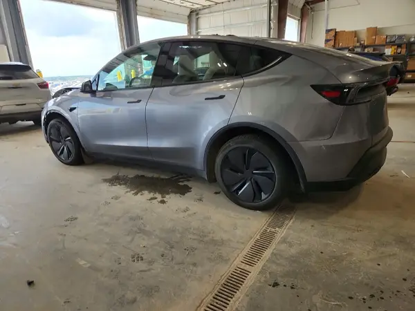 7SAYGDEE3TA429648 2026 TESLA MODEL Y - Image 2