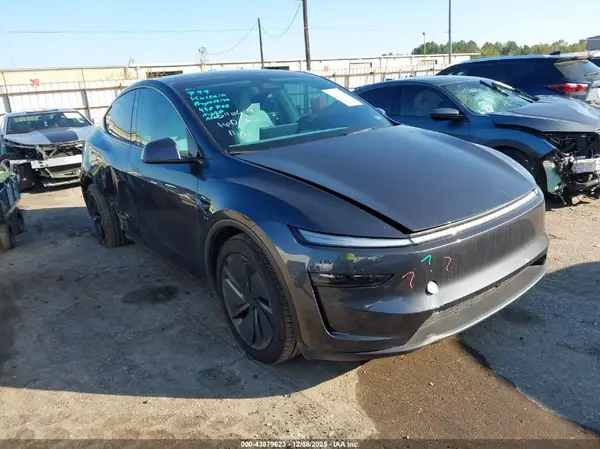 7SAYGDEE3TA438706 2026 TESLA MODEL Y - Image 1
