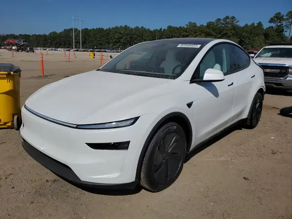 7SAYGDEE3TA449107 2026 TESLA MODEL Y - Image 1