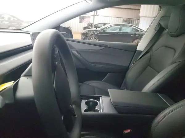 7SAYGDEE3TA454873 2026 TESLA MODEL Y - Image 8