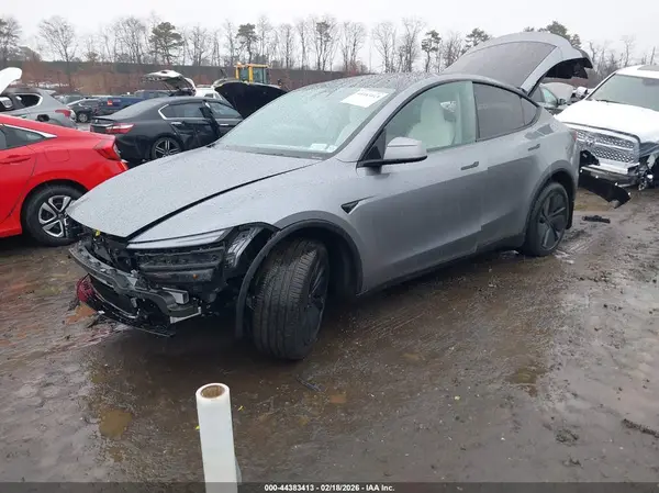 7SAYGDEE3TA464982 2026 TESLA MODEL Y - Image 2