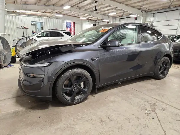 7SAYGDEE3TA465792 2026 TESLA MODEL Y - Image 1