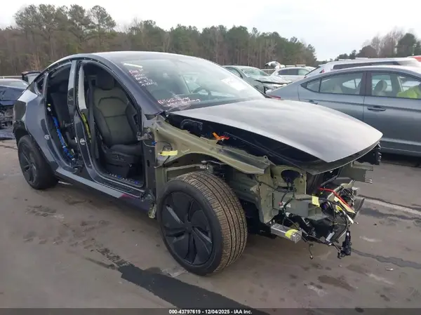 7SAYGDEE3TA470006 2026 TESLA MODEL Y - Image 1