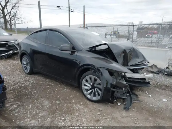 7SAYGDEE3TA493933 2026 TESLA MODEL Y - Image 1