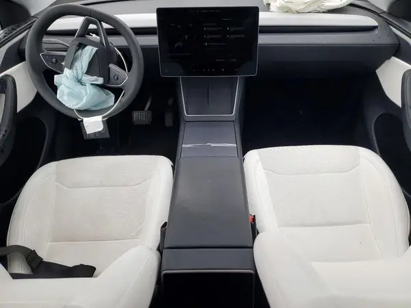 7SAYGDEE3TA496637 2026 TESLA MODEL Y - Image 8