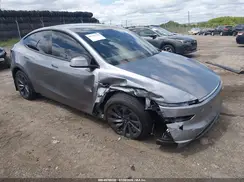 7SAYGDEE3TA636945 2026 TESLA MODEL Y