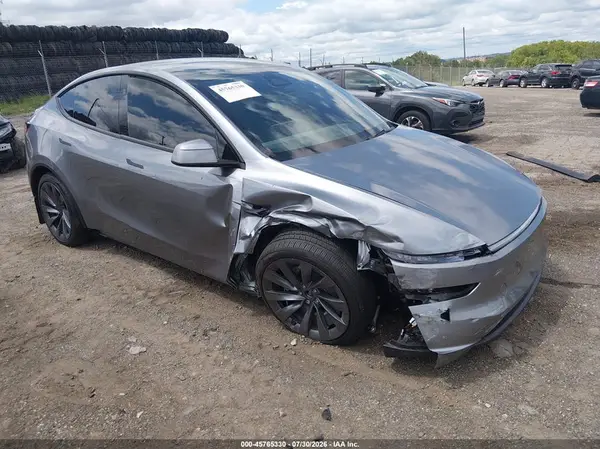 7SAYGDEE3TA636945 2026 TESLA MODEL Y - Image 1