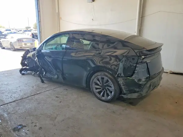 7SAYGDEE3TA698460 2026 TESLA MODEL Y - Image 2