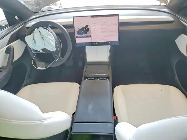7SAYGDEE3TA698460 2026 TESLA MODEL Y - Image 8