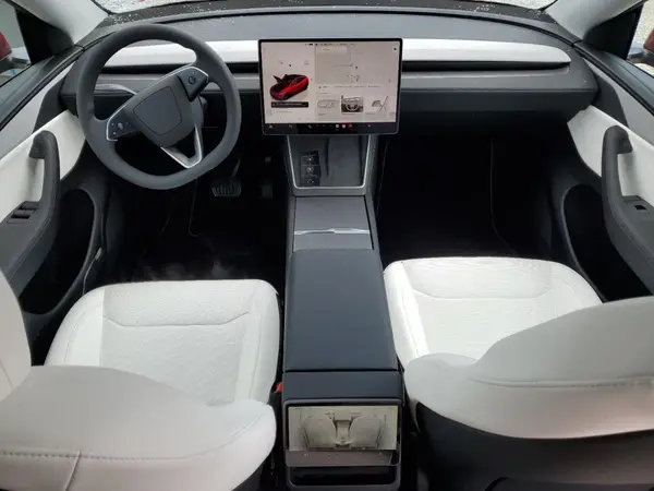 7SAYGDEE3TF323171 2026 TESLA MODEL Y - Image 8