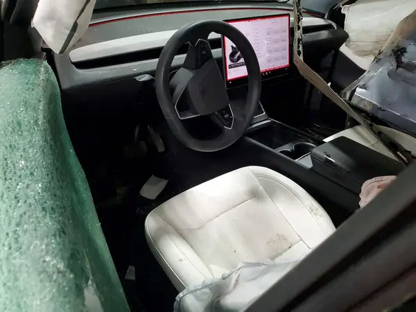 7SAYGDEE3TF325261 2026 TESLA MODEL Y - Image 8