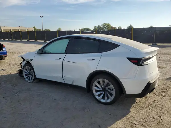 7SAYGDEE3TF327334 2026 TESLA MODEL Y - Image 2