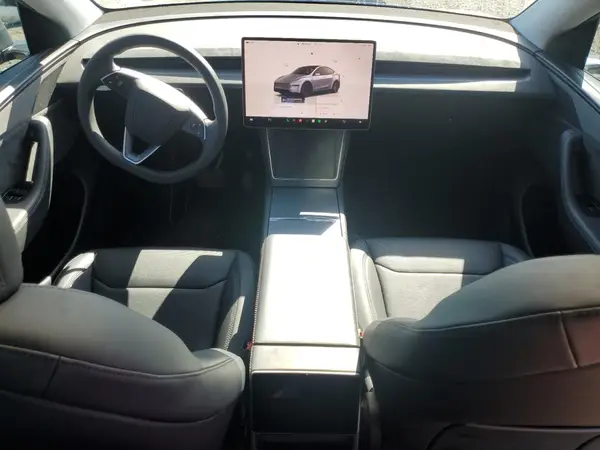 7SAYGDEE3TF327723 2026 TESLA MODEL Y - Image 8
