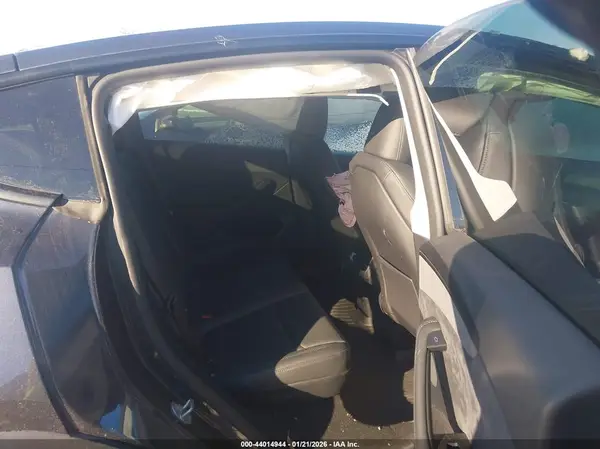 7SAYGDEE3TF328306 2026 TESLA MODEL Y - Image 8
