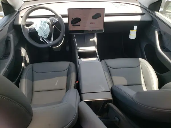 7SAYGDEE3TF328368 2026 TESLA MODEL Y - Image 8
