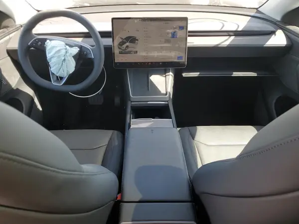 7SAYGDEE3TF329732 2026 TESLA MODEL Y - Image 8