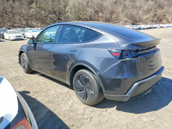 7SAYGDEE3TF336356 2026 TESLA MODEL Y - Image 2