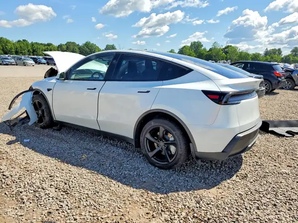 7SAYGDEE3TF338740 2026 TESLA MODEL Y - Image 2