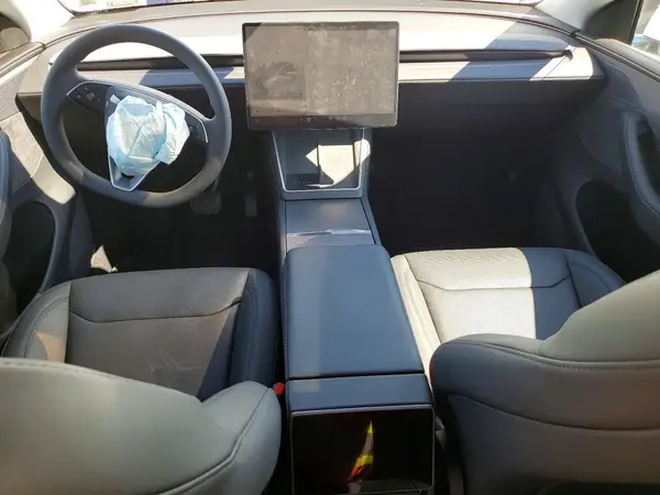 7SAYGDEE3TF338740 2026 TESLA MODEL Y - Image 8