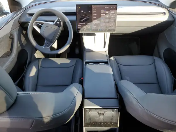 7SAYGDEE3TF339080 2026 TESLA MODEL Y - Image 8