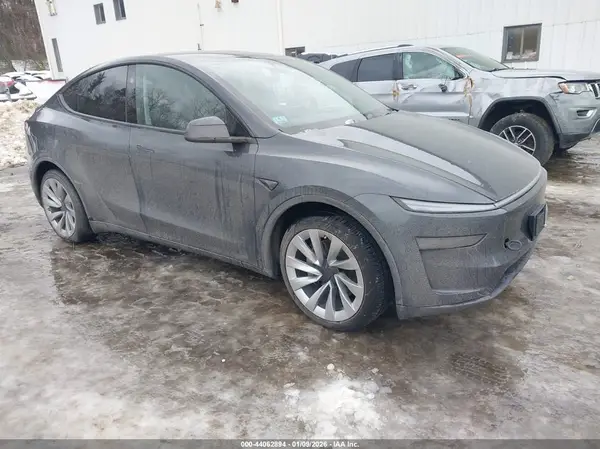 7SAYGDEE3TF343002 2026 TESLA MODEL Y - Image 1