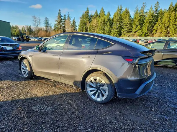 7SAYGDEE3TF343470 2026 TESLA MODEL Y - Image 2