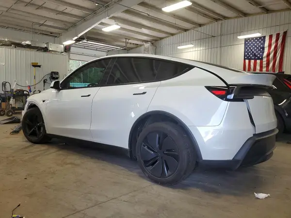 7SAYGDEE3TF343999 2026 TESLA MODEL Y - Image 2